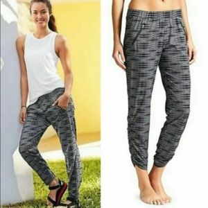 Athleta Aspire Ariel Ankle Joggers